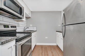 329 Kimbell Ave in Elmhurst, IL - Building Photo - Building Photo
