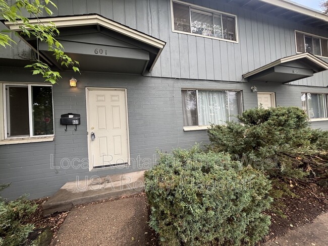 property at 601 W Dale Ave