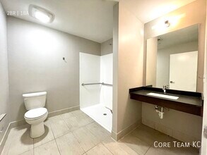 3632 Gillham Rd in Kansas City, MO - Building Photo - Building Photo