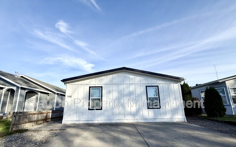 548 N 9th St in Saint Helens, OR - Building Photo