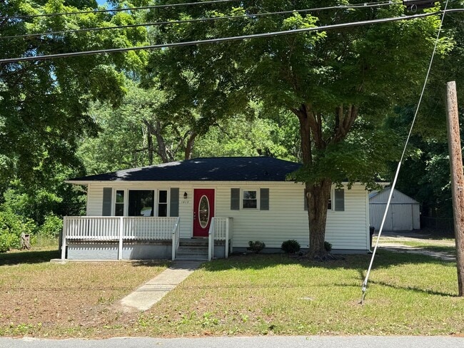 property at 1413 Lee Ln