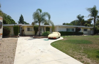 2662-2666 Tapo St in Simi Valley, CA - Building Photo - Building Photo