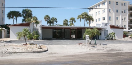 Golden Gate Point in Sarasota, FL - Foto de edificio - Building Photo