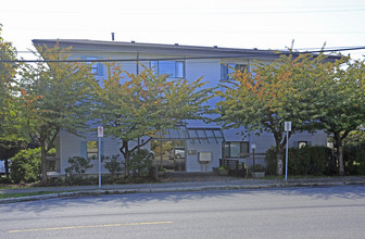 Windermere in White Rock, BC - Building Photo - Building Photo