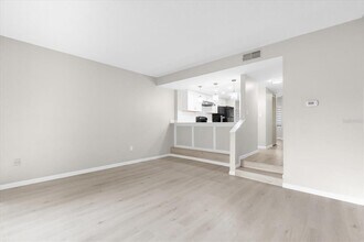 5852 Windhover Dr in Orlando, FL - Building Photo - Building Photo