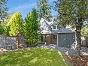 2638 SW Custer St in Portland, OR - Building Photo - Building Photo