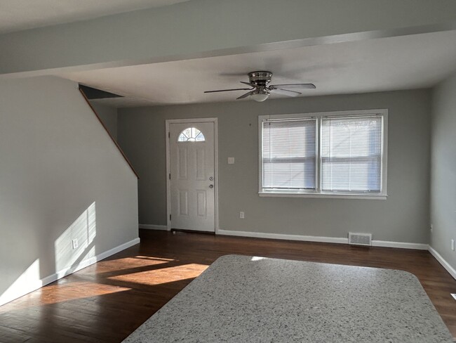 237 Country Club Rd in New Britain, CT - Building Photo - Building Photo