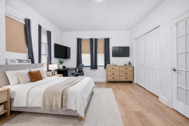 1554 SW 5th St, Unit 11c in Miami, FL - Building Photo - Building Photo