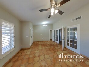 4809 W Cochise Dr in Glendale, AZ - Building Photo - Building Photo