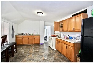 832 Central Ave, Unit 2 in Beloit, WI - Building Photo