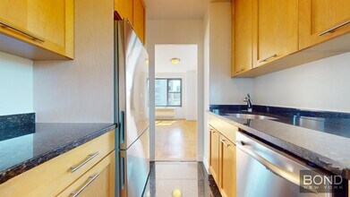 145 4th Ave in New York, NY - Building Photo - Building Photo