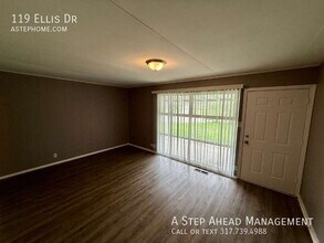 119 Ellis Dr in Greenfield, IN - Building Photo - Building Photo