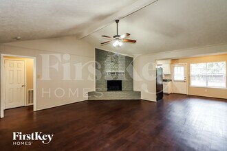 17538 Bonnie Sean Dr in Spring, TX - Foto de edificio - Building Photo