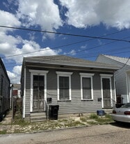 2427 Rousseau St in New Orleans, LA - Building Photo