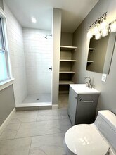 11 E Milton Rd, Unit 2 in Brookline, MA - Building Photo - Building Photo
