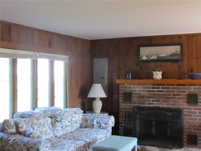 34 Brightwater Rd in East Lyme, CT - Building Photo - Building Photo