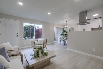 9516 Carroll Canyon Rd, Unit 113 in San Diego, CA - Building Photo - Building Photo