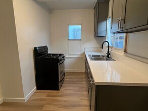 2651 Cloverdale Ave in Los Angeles, CA - Building Photo - Building Photo