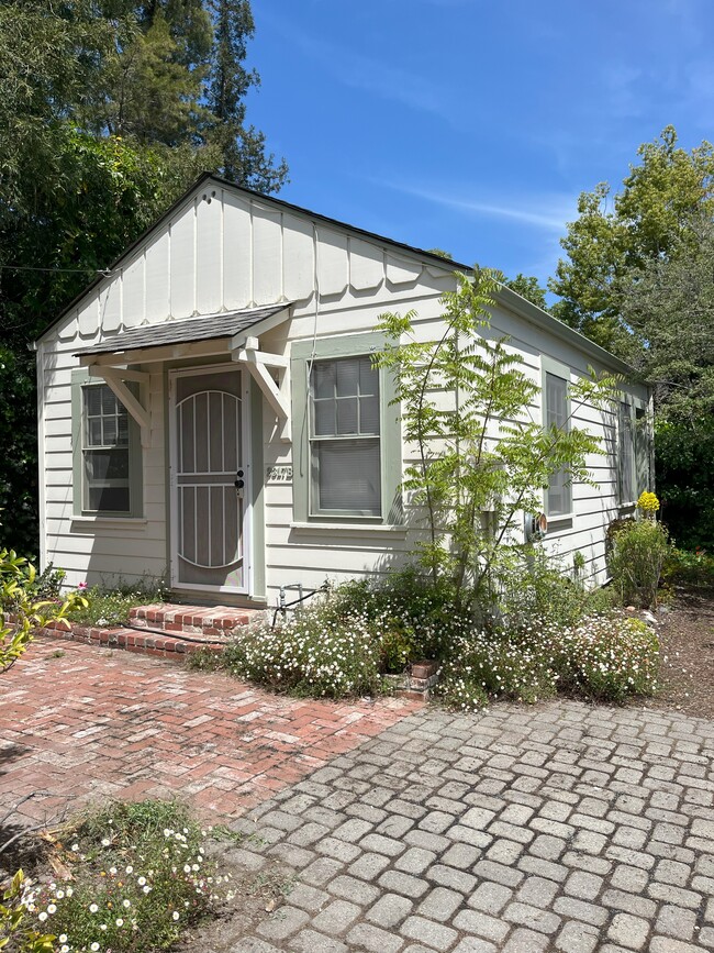 2317 Harvard St, Unit B