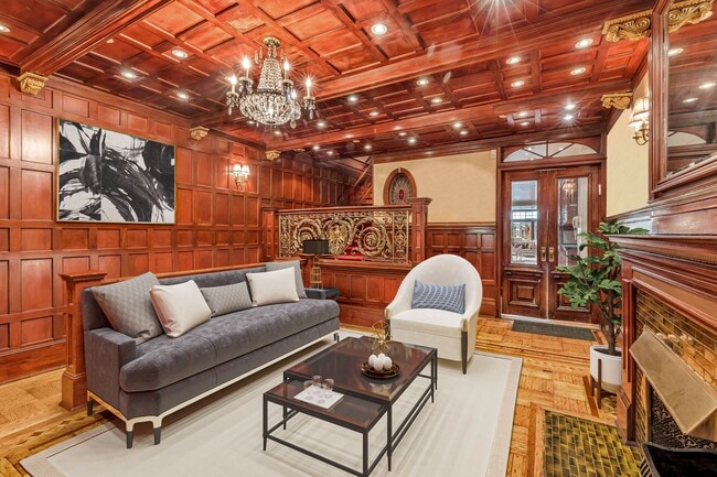 313 W 71st St in New York, NY - Building Photo - Building Photo