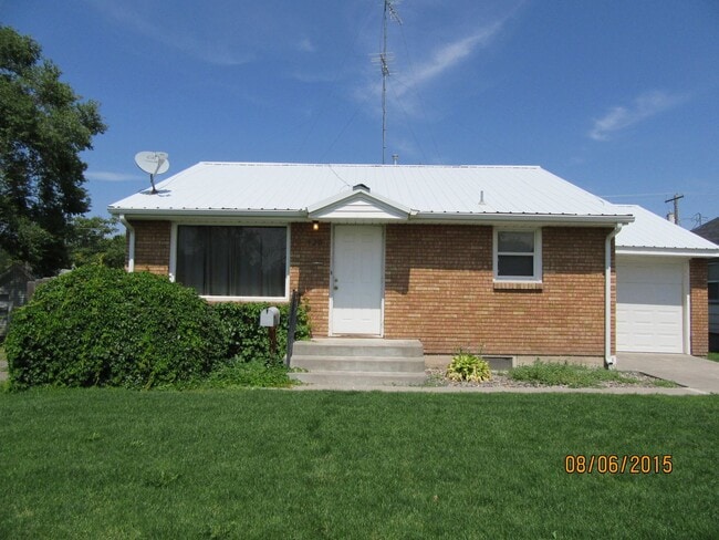 property at 720 11th Ave N