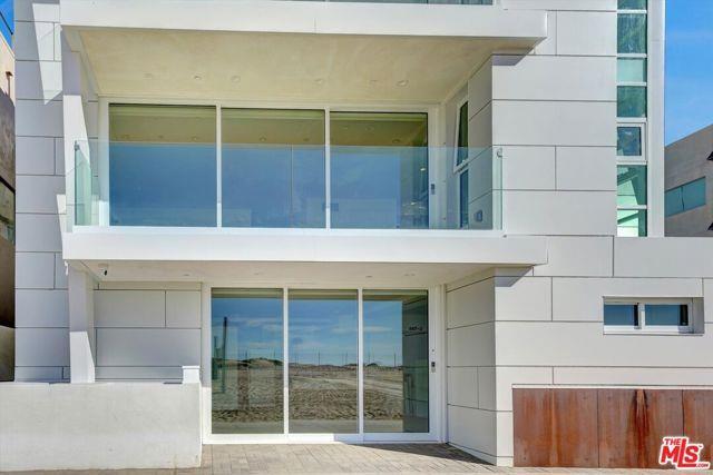 5113 Ocean Front Walk in Marina Del Rey, CA - Building Photo