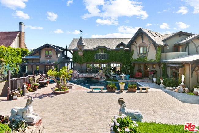 7007 Birdview Ave in Malibu, CA - Building Photo - Building Photo