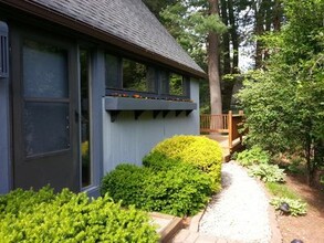 13 Laurel Ln in Avon, CT - Building Photo - Building Photo