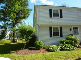 34 Butternut Dr in Glastonbury, CT - Building Photo