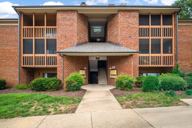 2104 Turtle Run Dr