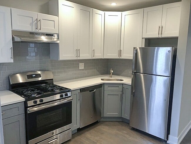 1929 W Winona St, Unit GDN in Chicago, IL - Building Photo - Building Photo