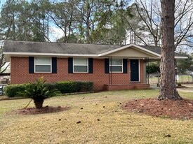 364 Elizabeth Cir in Tifton, GA - Building Photo