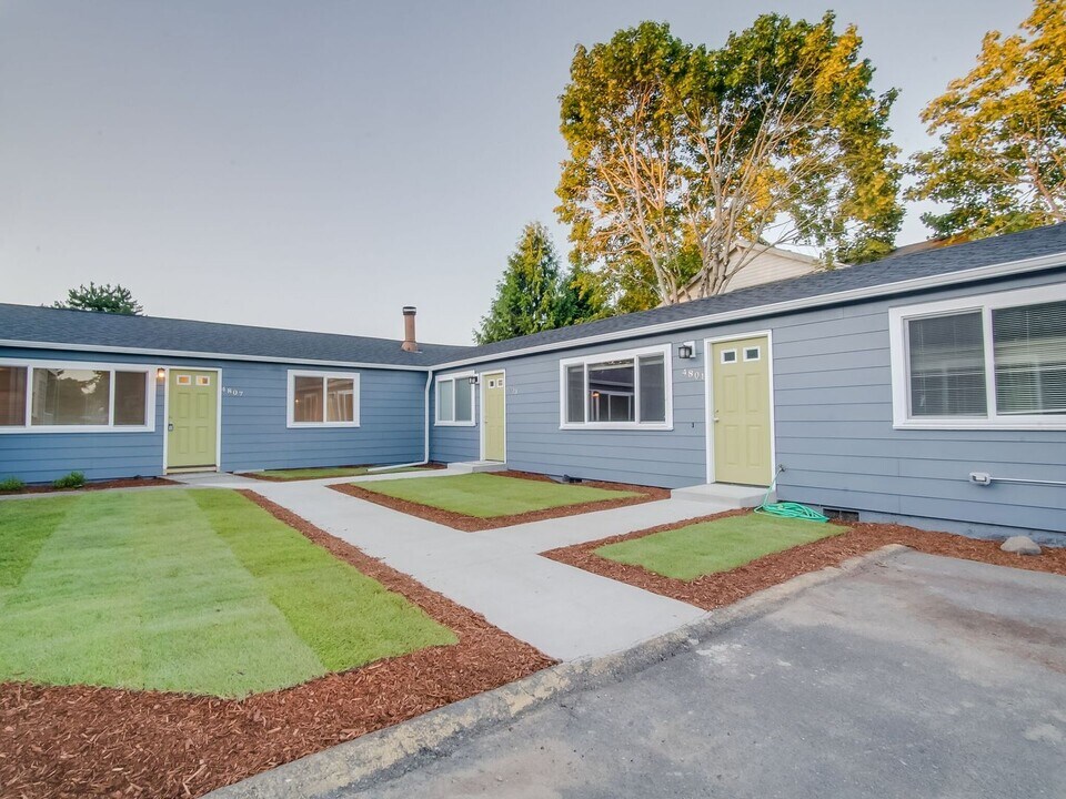 4801 NE Killingsworth St in Portland, OR - Foto de edificio