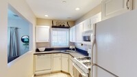 111 W 8th St, Unit #E in Boston, MA - Building Photo - Building Photo