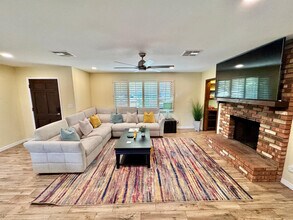 8238 E Vista Dr in Scottsdale, AZ - Building Photo - Building Photo