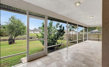 1751 SW Southworth Terrace in Port St. Lucie, FL - Building Photo - Building Photo