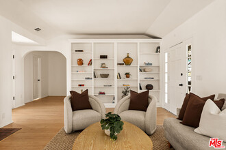 803 N Alfred St in West Hollywood, CA - Building Photo - Building Photo
