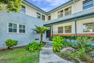 5835 Bowcroft St, Unit 2 in Los Angeles, CA - Building Photo - Building Photo