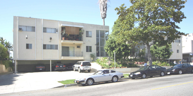 5032 Maplewood Ave in Los Angeles, CA - Building Photo - Building Photo