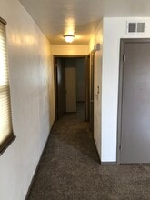 205 E Dunklin St in Jefferson City, MO - Foto de edificio - Building Photo