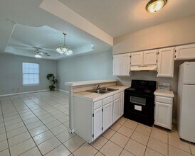 2005 Cross St in Laredo, TX - Foto de edificio - Building Photo