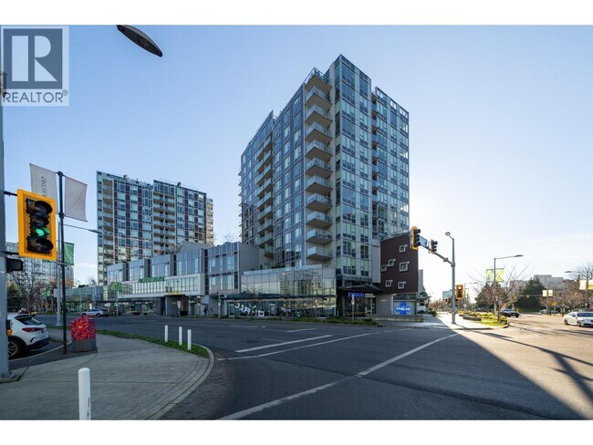 7468 Lansdowne Rd in Richmond, BC - Building Photo - Building Photo