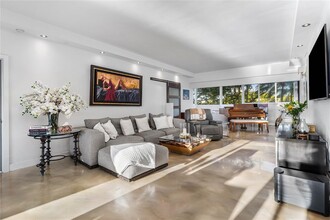 333 Sunset Dr, Unit 108 in Fort Lauderdale, FL - Building Photo - Building Photo