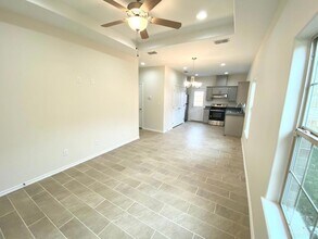 5601 Nightingale Ave, Unit 7 in McAllen, TX - Foto de edificio - Building Photo