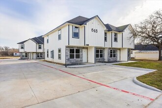 645 N McCart St in Stephenville, TX - Building Photo - Building Photo