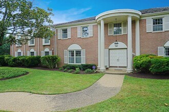 6209 Stoneham Ln in McLean, VA - Building Photo - Building Photo