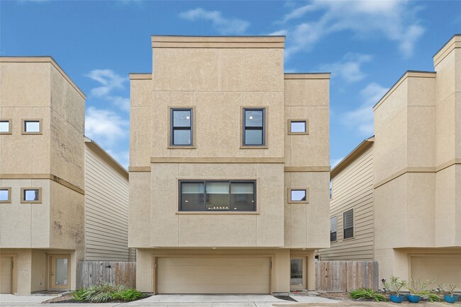 property at 1107 W 21st St