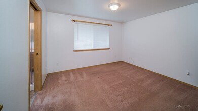 8125 325th Pl NW in Stanwood, WA - Building Photo - Building Photo