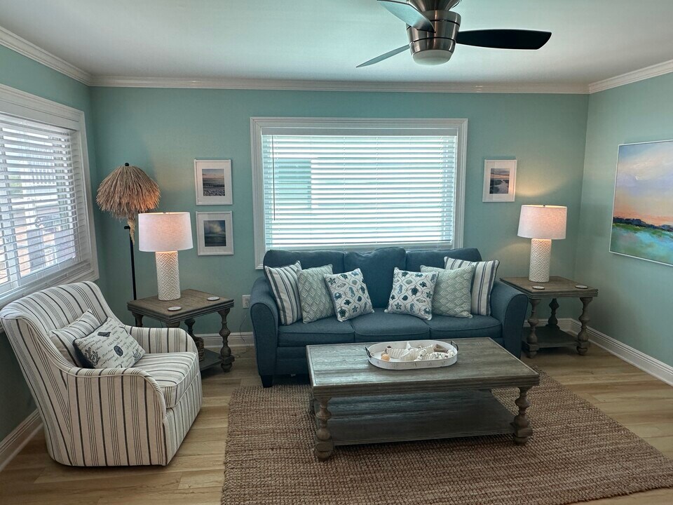 17214 Front Beach Rd, Unit B21 in Panama City Beach, FL - Building Photo