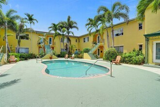 729 NE 16th Ave, Unit 729D in Fort Lauderdale, FL - Building Photo - Building Photo